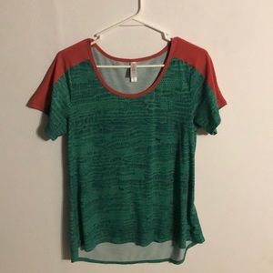 LuLaRoe Classic Tee medium
